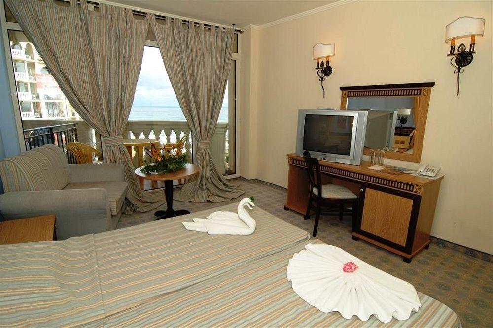 Andalucia Beach Hotel Elenite Eksteriør billede