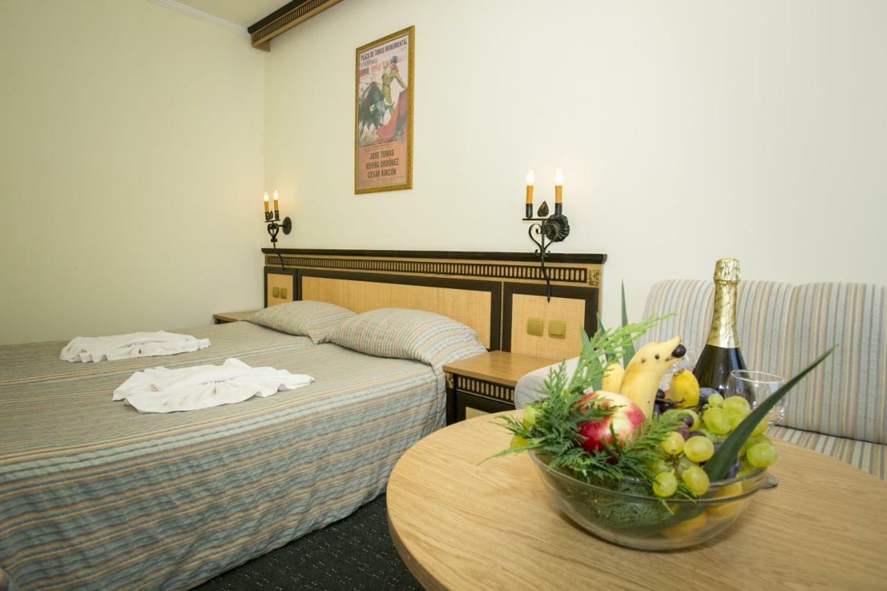 Andalucia Beach Hotel Elenite Eksteriør billede